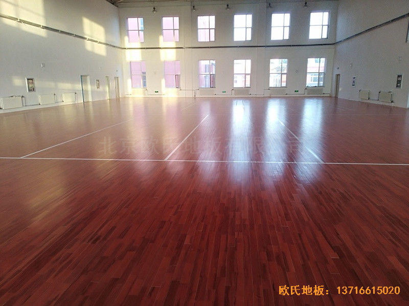 內(nèi)蒙左旗吉蘭泰鎮(zhèn)五中運動館運動地板鋪設案例3