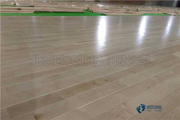 運(yùn)動球場木地板施工合同1