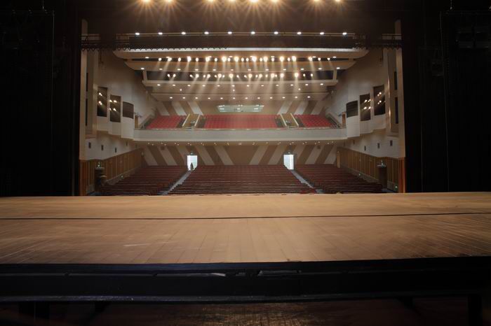 俄勒岡松舞臺運(yùn)動型地板哪個牌子環(huán)保1