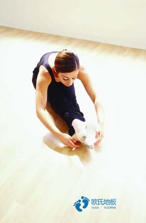 較好的運(yùn)動(dòng)籃球木地板報(bào)價(jià)